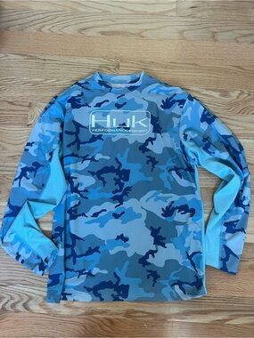 Huk Fishing Blue Camo Long Sleeve Shirt Medium